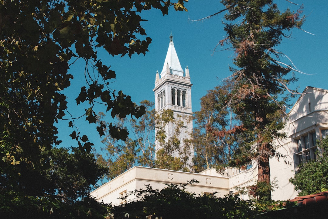 UC 캠퍼스 인문대 분위기 — UCLA·UC Berkeley 철학 편입 합격 후기 2026 헤더.